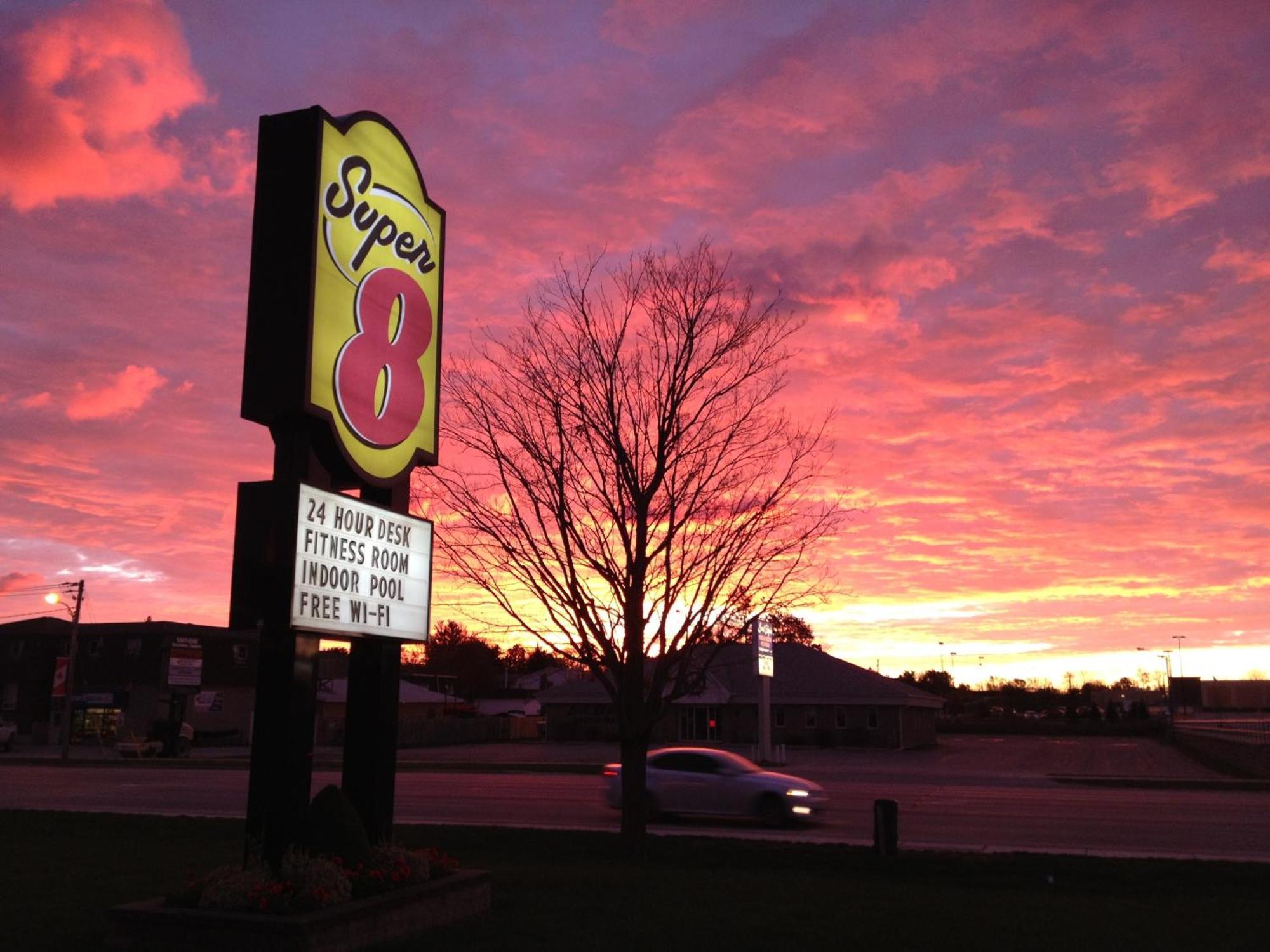 Super 8 By Wyndham Port Elgin Hotell Exteriör bild