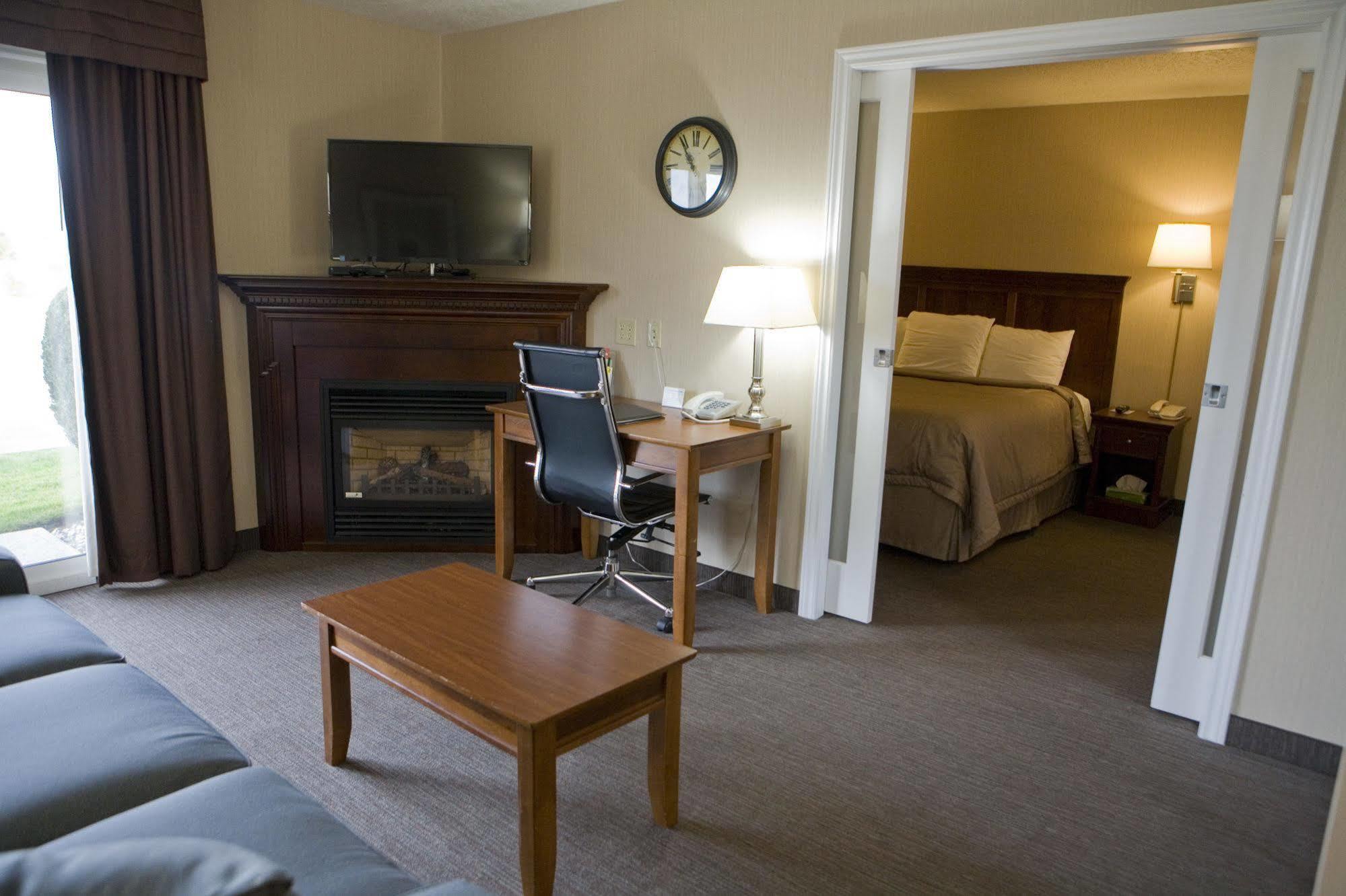 Super 8 By Wyndham Port Elgin Hotell Exteriör bild